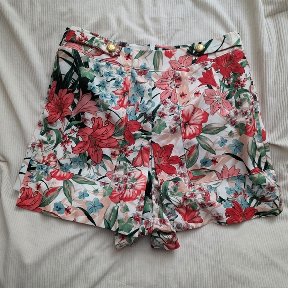 XOXO Pants - XOXO Floral Skort Size 9/10 Floral Nwot. SKORT ONLY